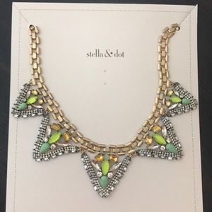 Stella and Dot Palmia Necklace